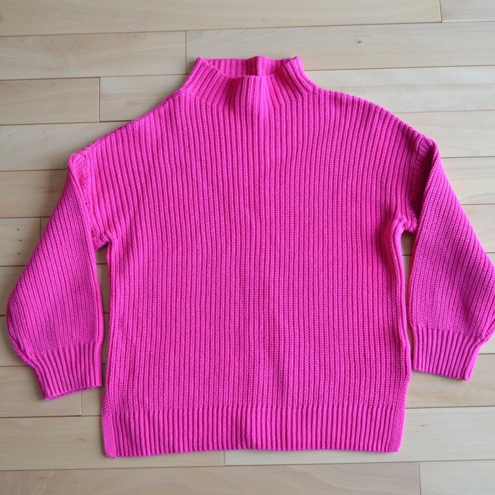 Cupcakes and Cashmere Pink Turtleneck Sweater Size Small